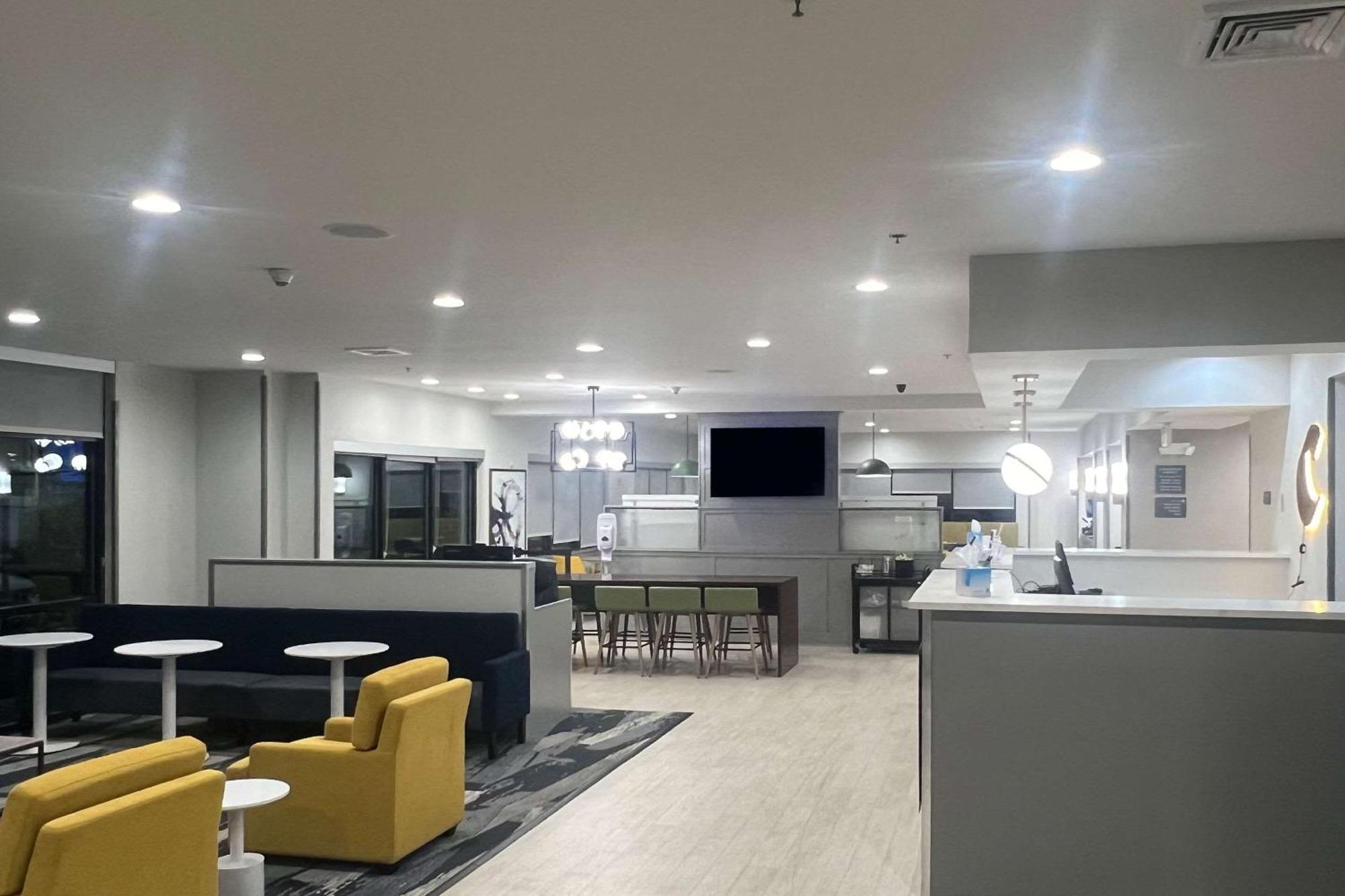 Comfort Suites Mobile-South Alabama University Area Экстерьер фото